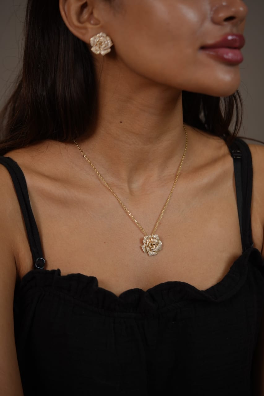 Blooming Rose Diamond Pendant Set