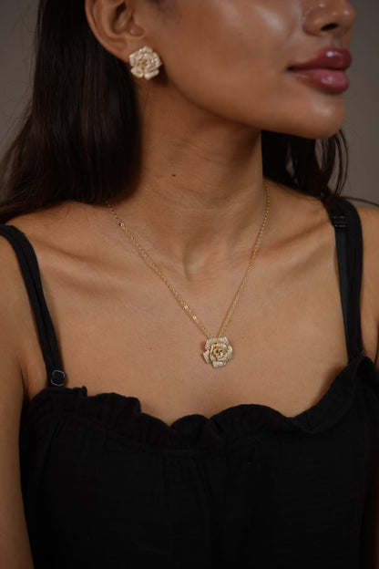 Blooming Rose Diamond Pendant Set