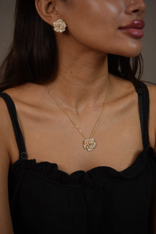 Blooming Rose Diamond Pendant Set