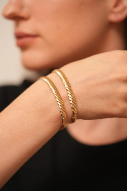 Reeta Dual Polish Silver & Gold | CNC Bangles