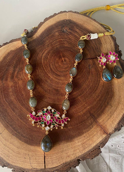 Niharika Rose Quartz Indian Necklace Set