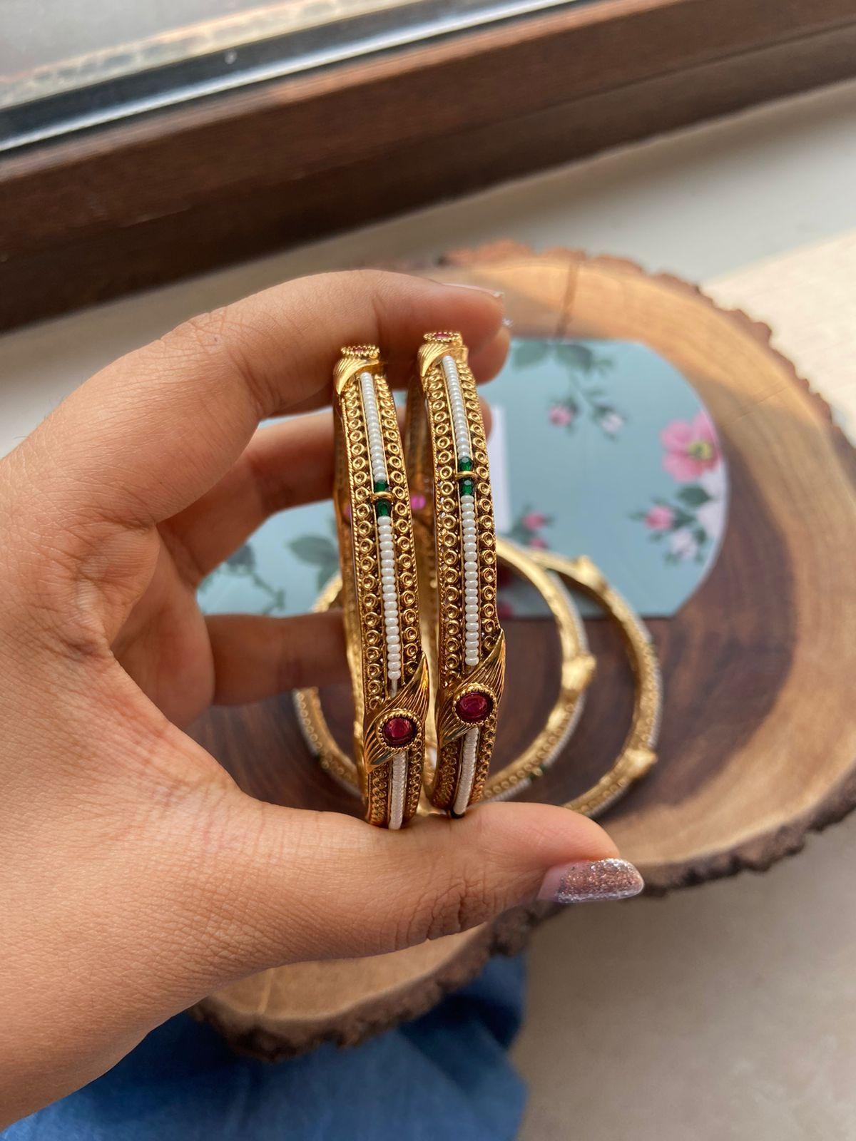 Moti Aur Sone Ki Dhar Gold Bangle Set | Sone Pe Suhaga Collection