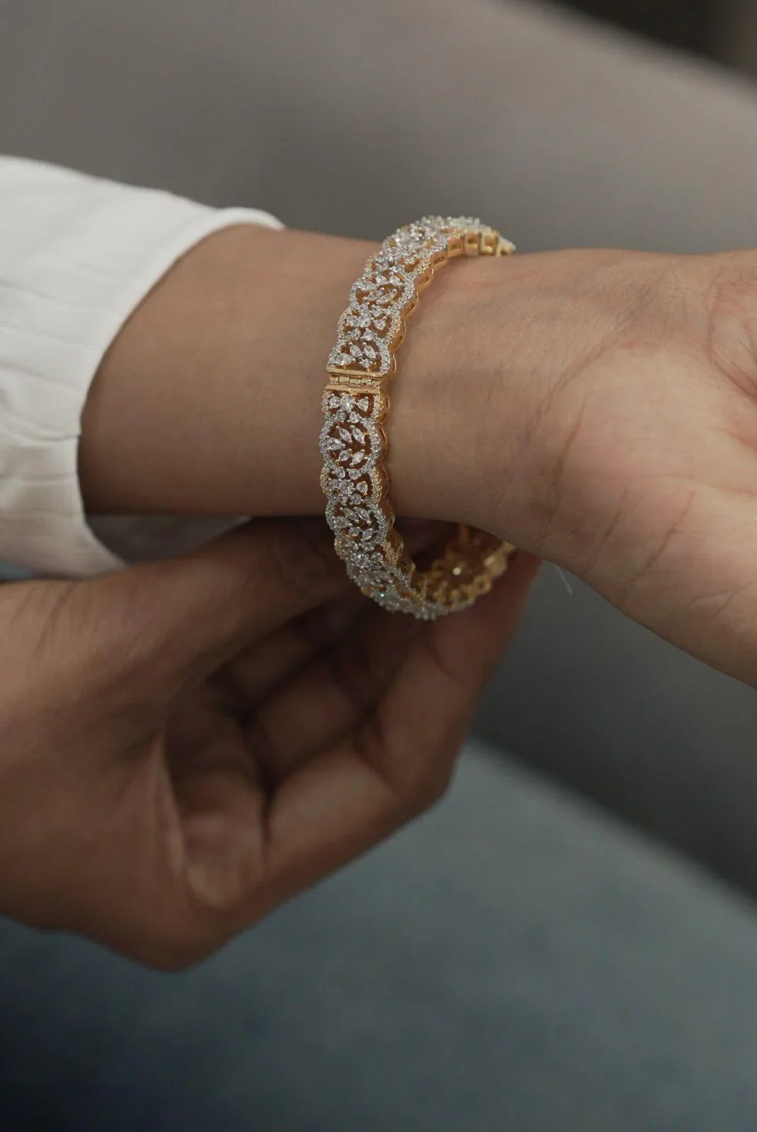 Inaaya Openable Diamond Bangles (GOLD)
