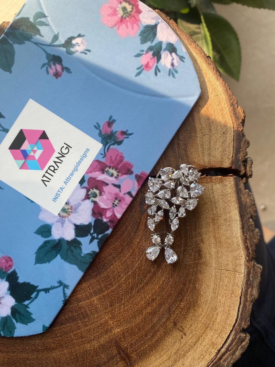 Amusing Diamond Midsized earrings