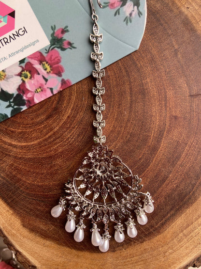 Eve Big Elegant Diamond Maangtika with Pearls