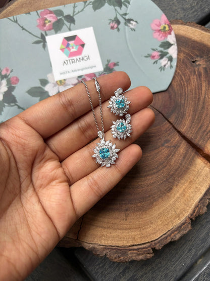 Brewing Flora Diamond Pendant Set with Earrings