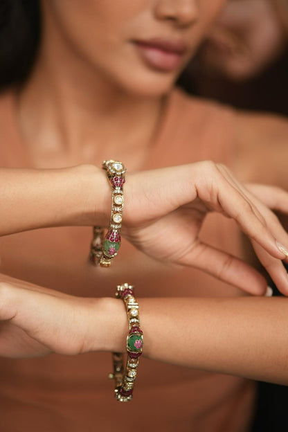 Rosy Moissanite Pacheli Style Thin Polki Bangle| openable