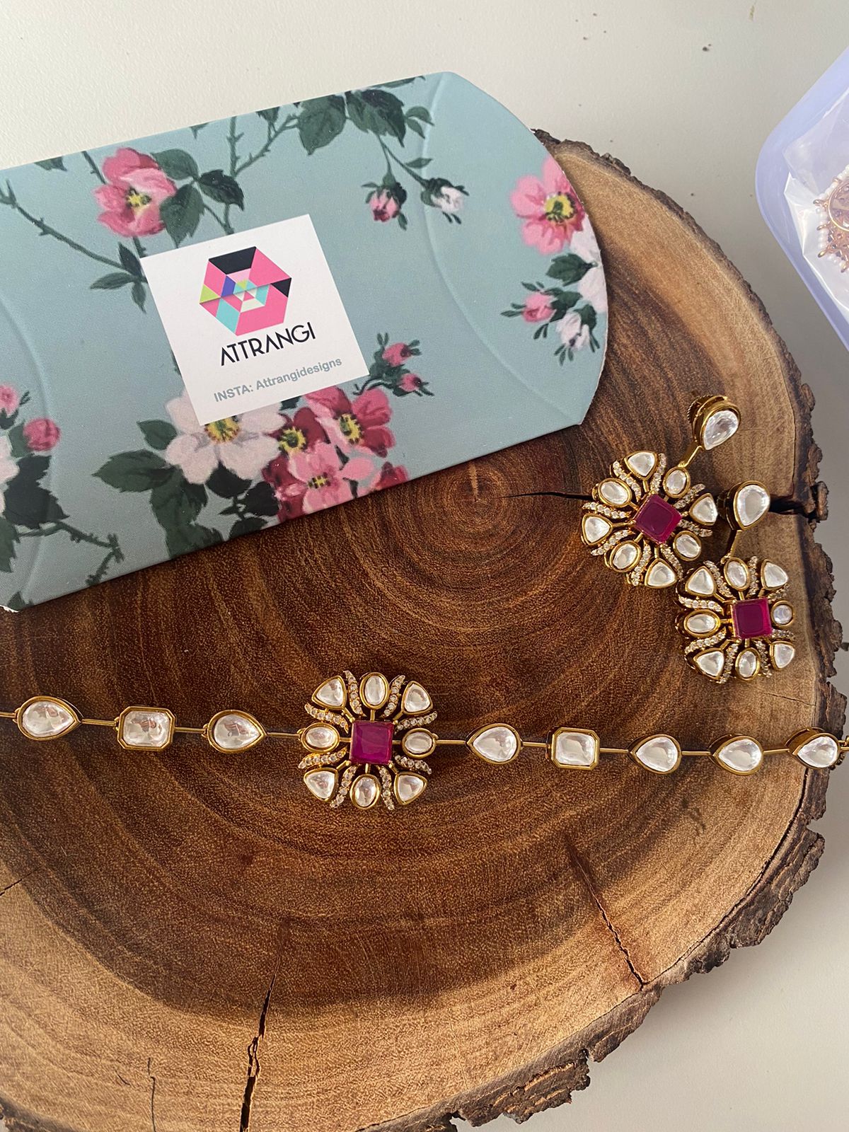 Gulaab Single Line Sleek Polki Choker Set