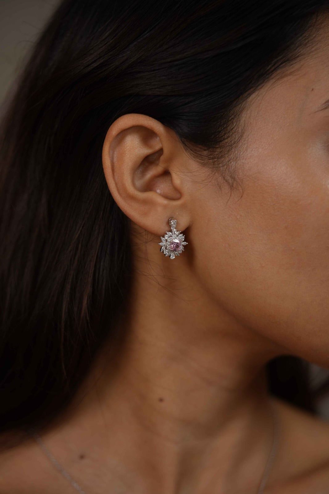 Brewing Flora Diamond Pendant Set with Earrings