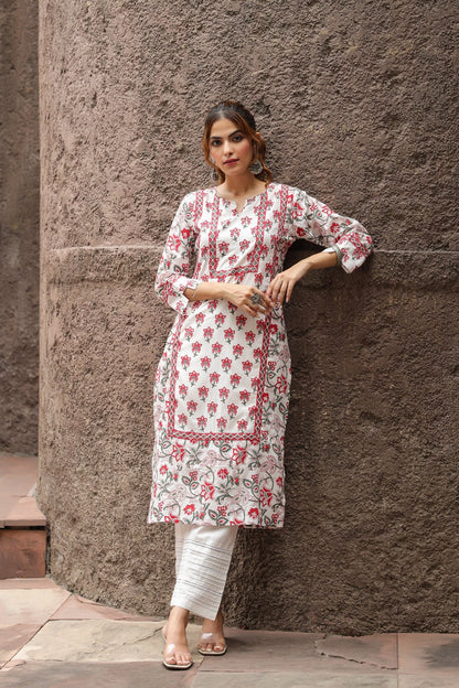 Women Ethnic Motif Thread Work Kurta