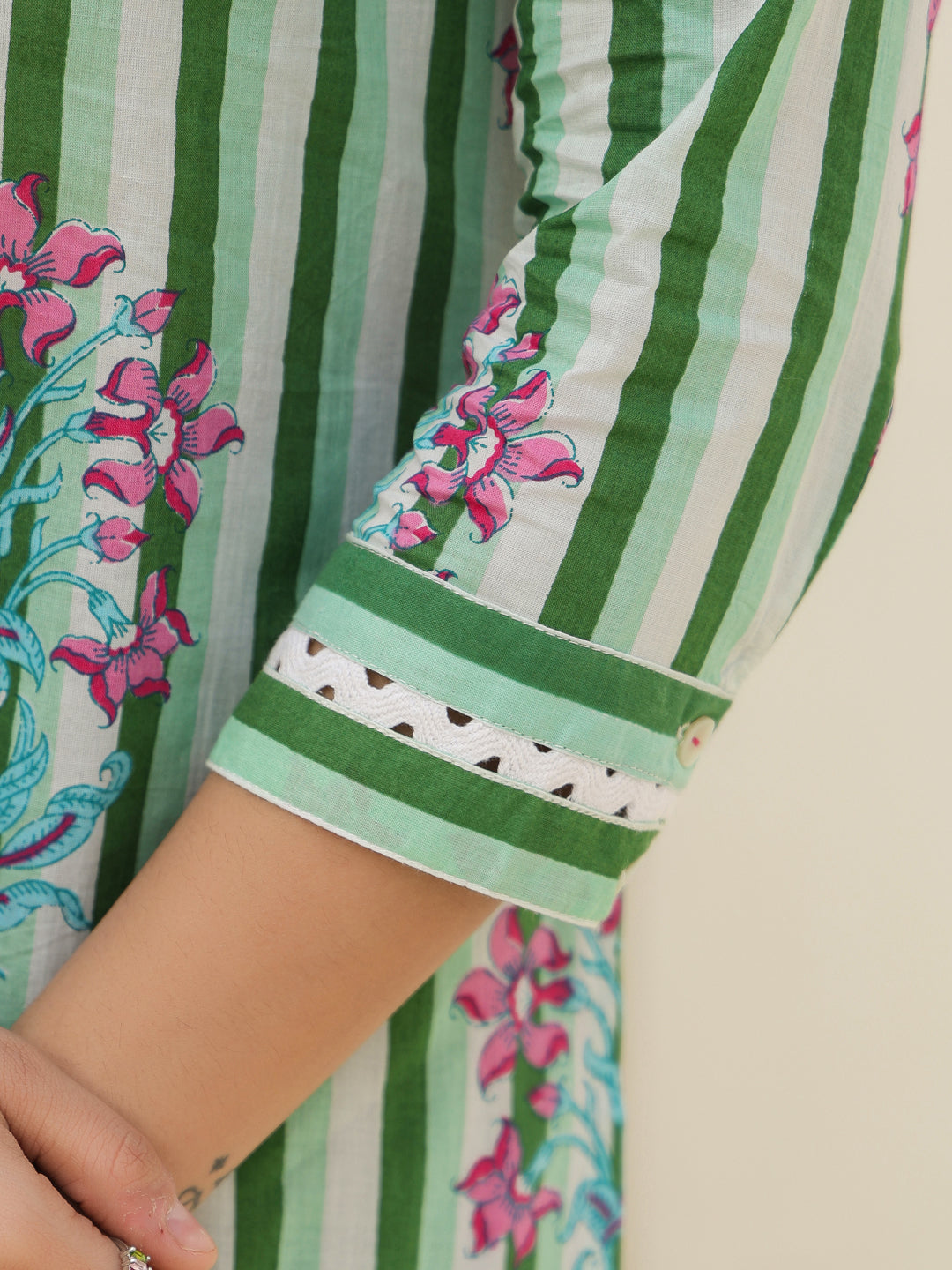 Women’s A-line cotton floral top