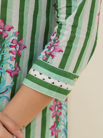Women’s A-line cotton floral top