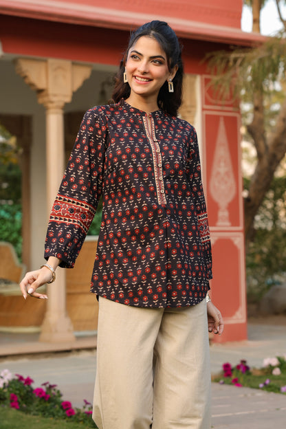 Women stylish black cotton top
