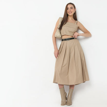 Regular Fit Solid Square Neck Cropped Crop Top