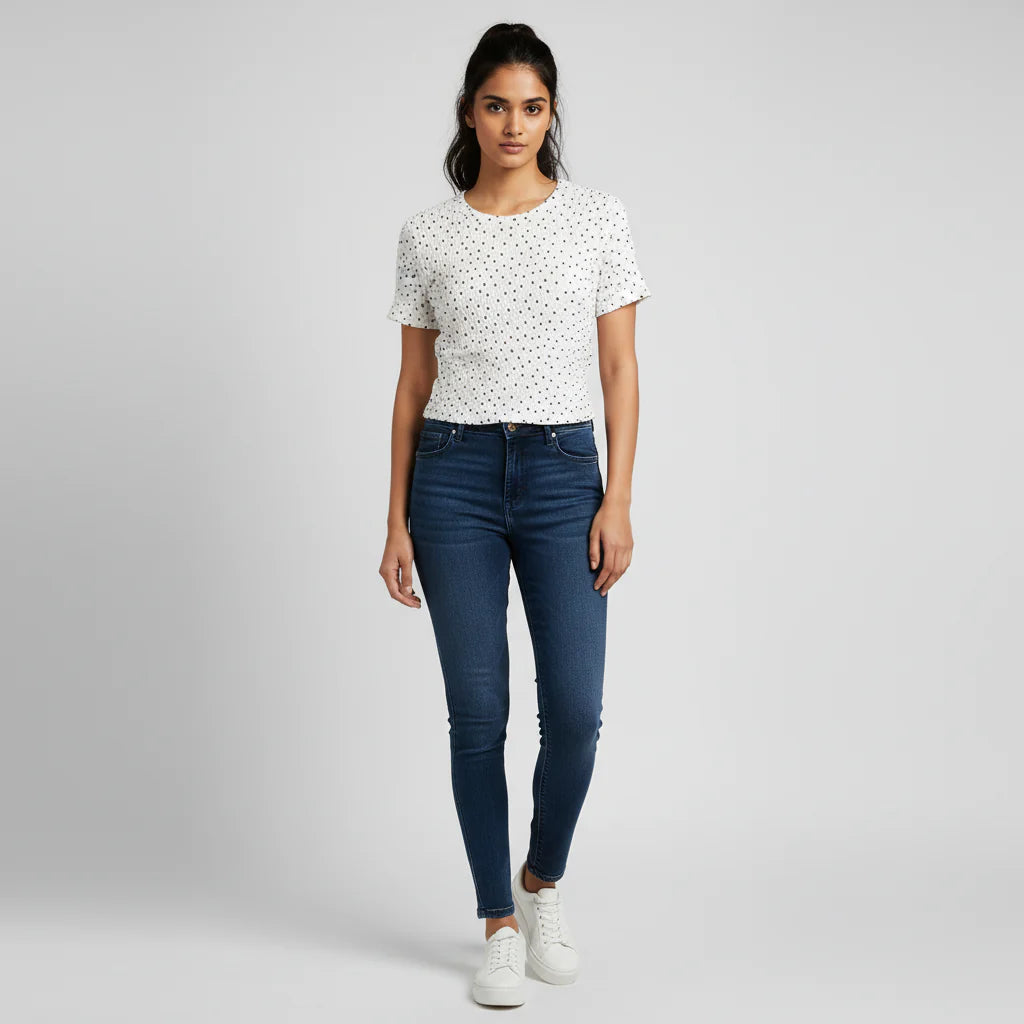 Knitted Solid Slim Fit Top