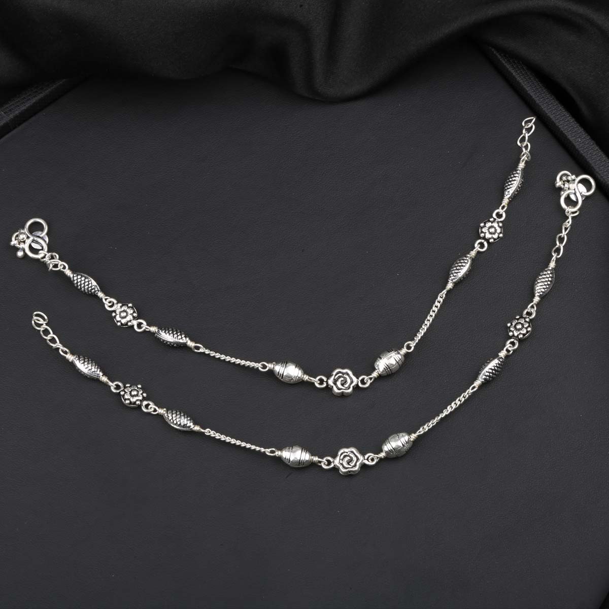 Yashvi Oxidised Anklets