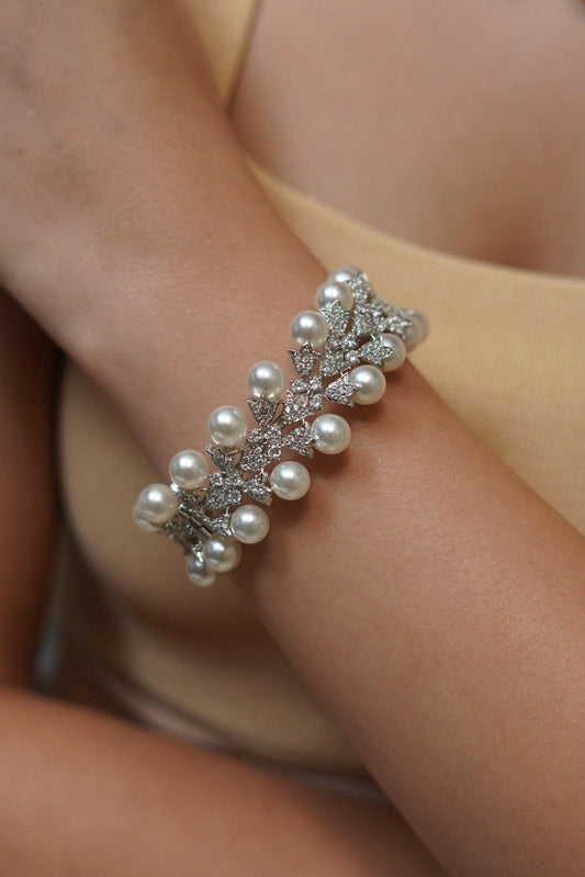 Angoori Diamond Openable Kada with Pearls | Bangle - Attrangi
