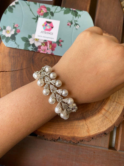 Angoori Diamond Openable Kada with Pearls | Bangle - Attrangi
