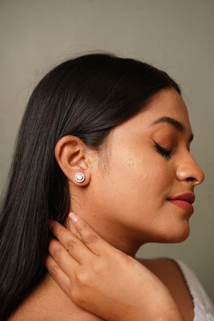 Basic Round Solitaires Halo - Attrangi