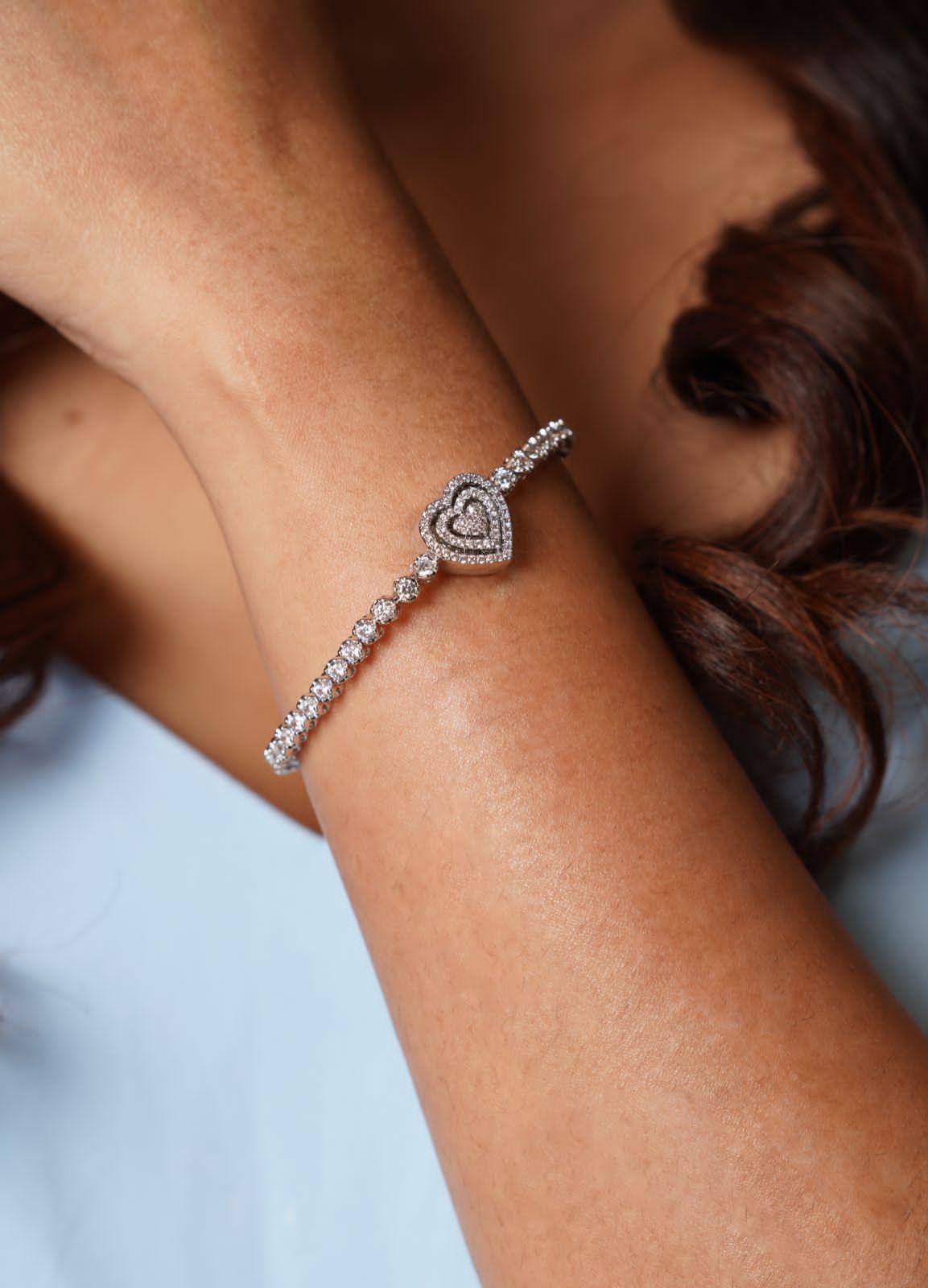 Beating Heart Tennis Bracelet | Magnetic Openable - Attrangi