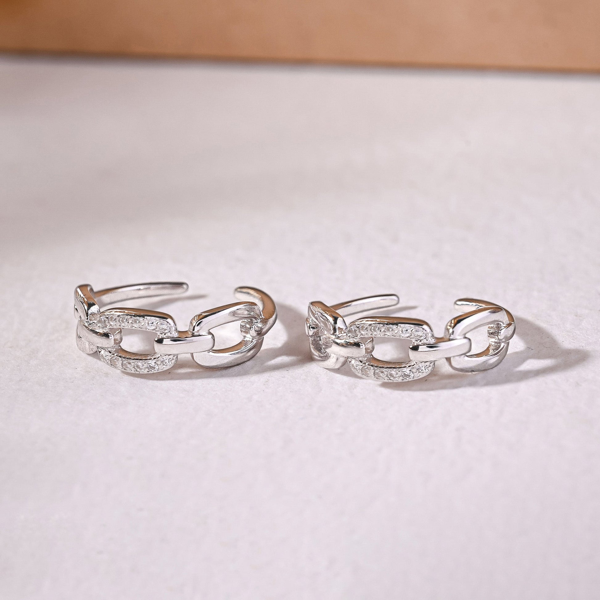 Stone Interlocking Toe Ring