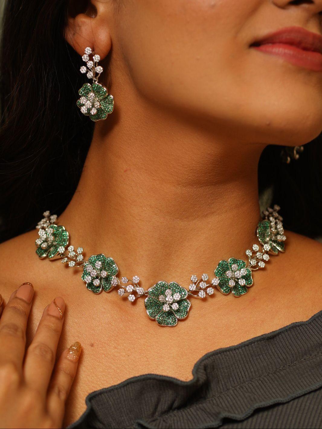 Diana Invisible Setting Floral Diamond Set - Attrangi