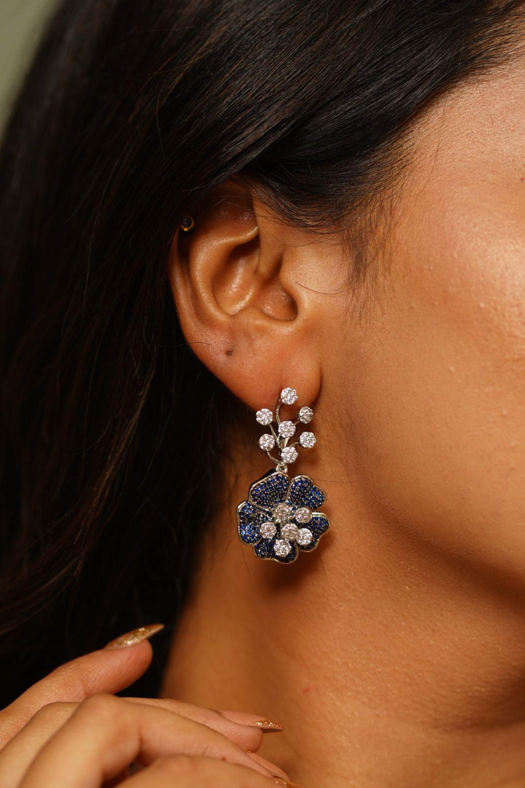 Diana Invisible Setting Floral Diamond Set - Attrangi