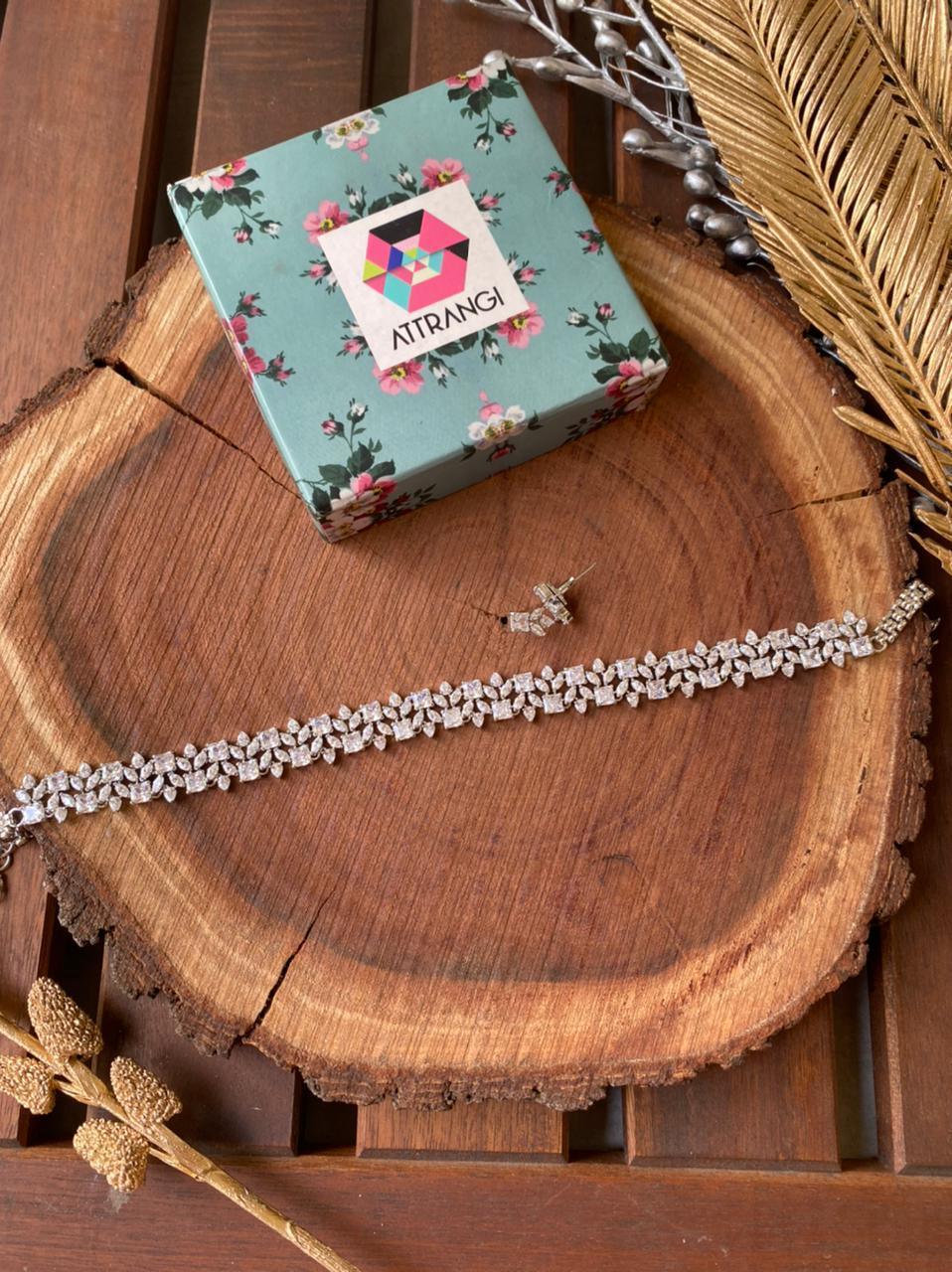 Dolly Dainty Diamond Set - Attrangi