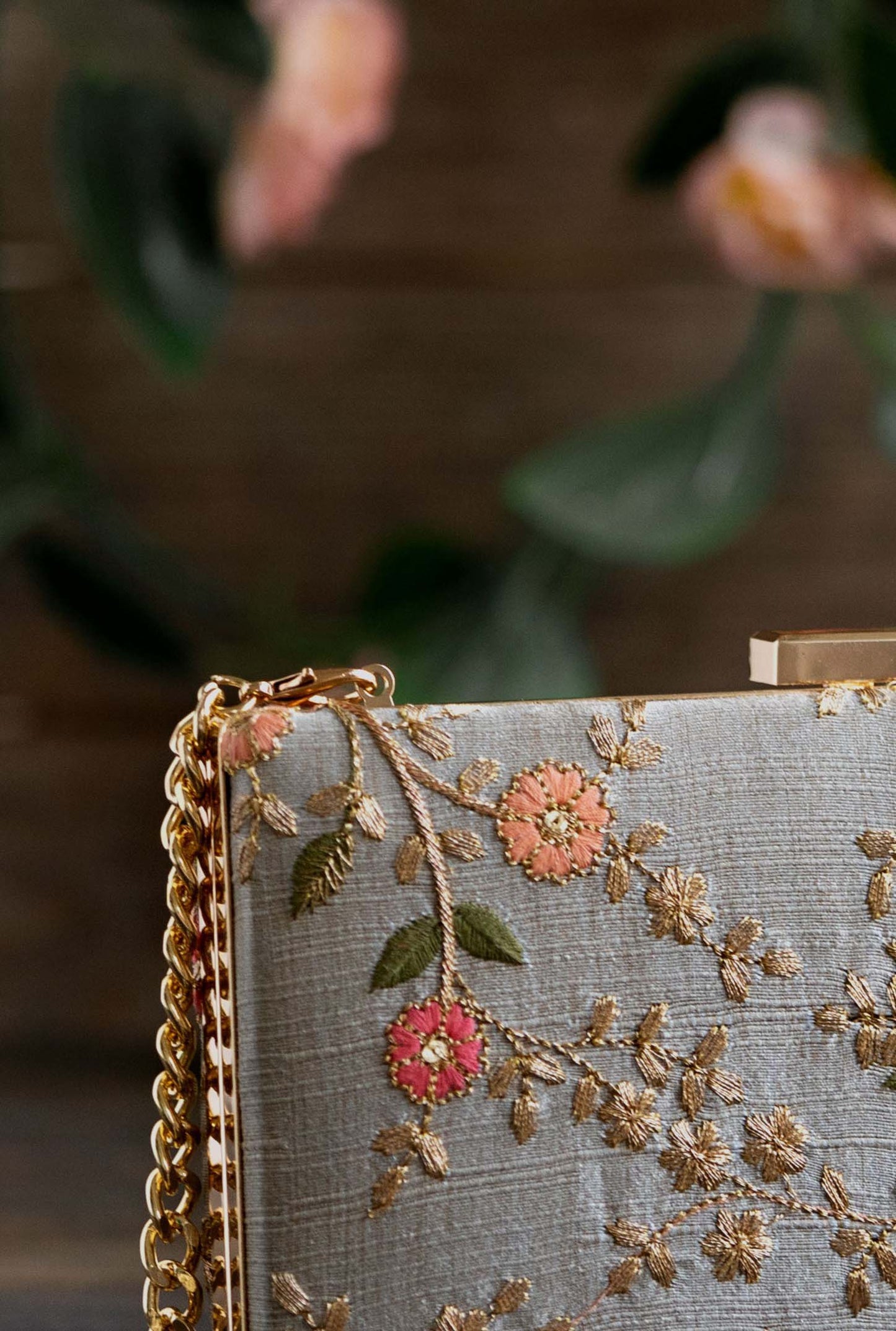 AMYRA - Floral Creeper Box Clutch - Grey