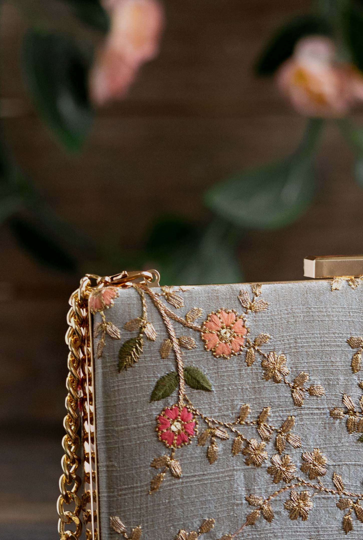 AMYRA - Floral Creeper Box Clutch - Grey