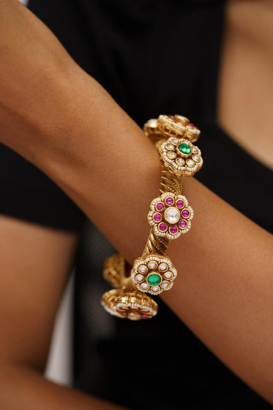 Fulvanti Gold Openable Bangles | Sone Pe Suhaga Collection - Attrangi