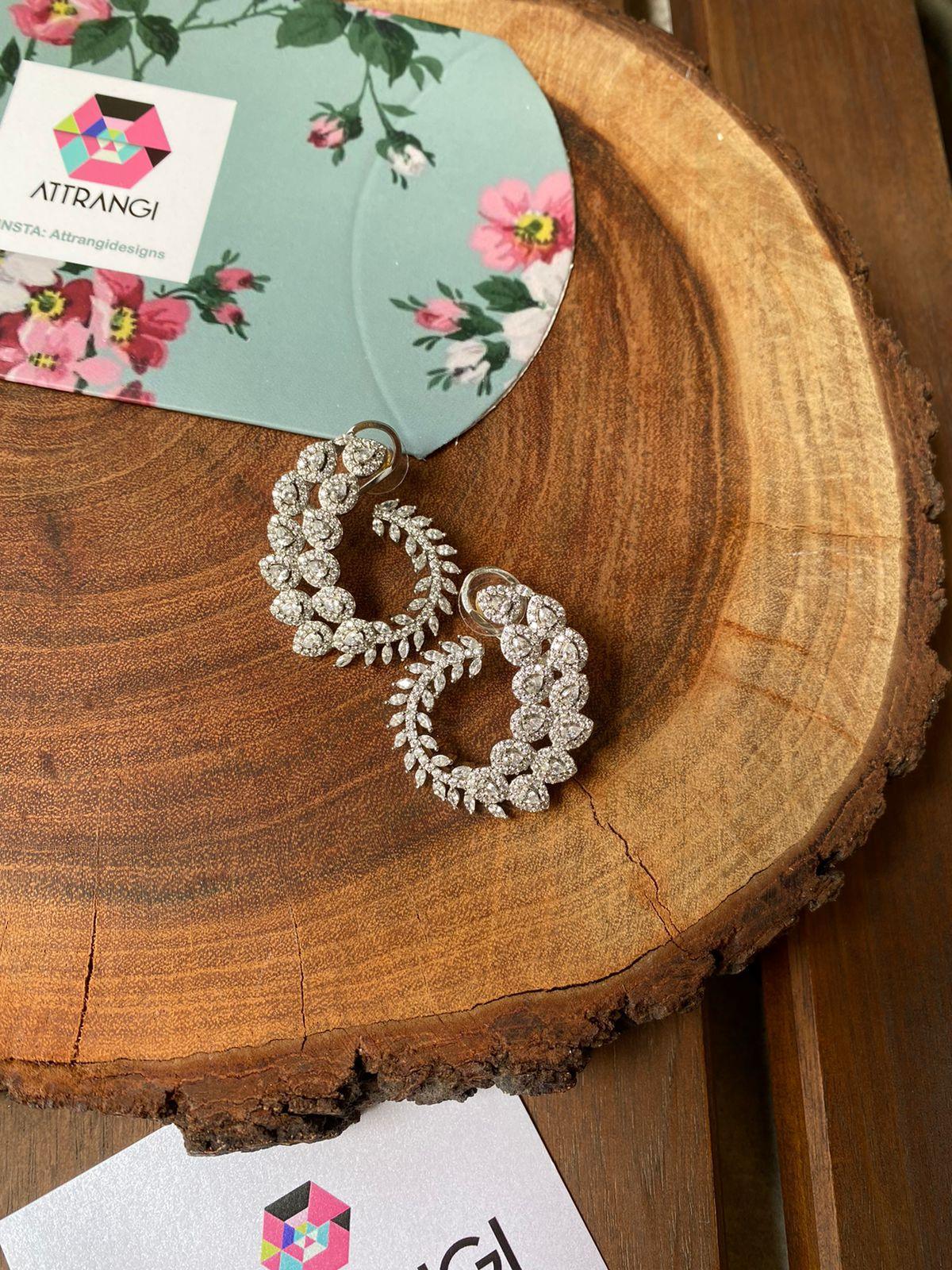 Gloria Diamond Stud Earrings - Attrangi
