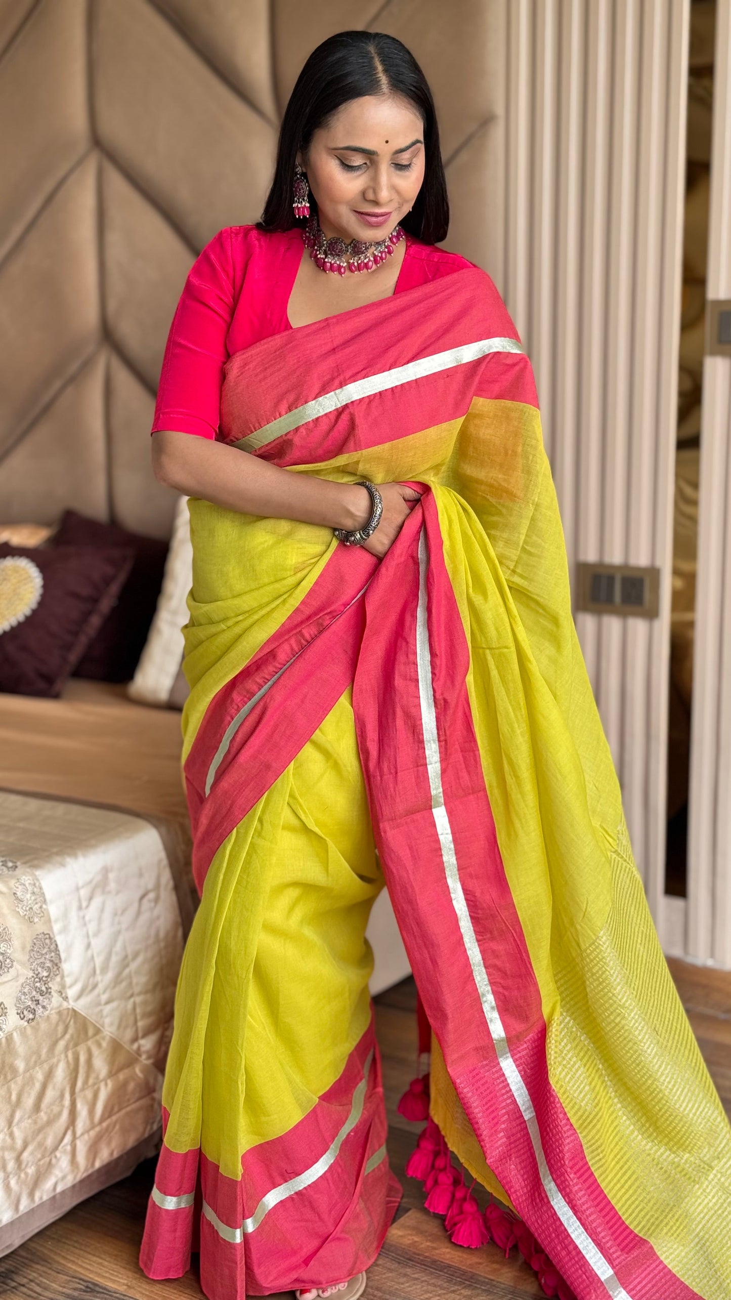 Mul Cotton Saree With Contrast Border Zari Aura - Lime Aura