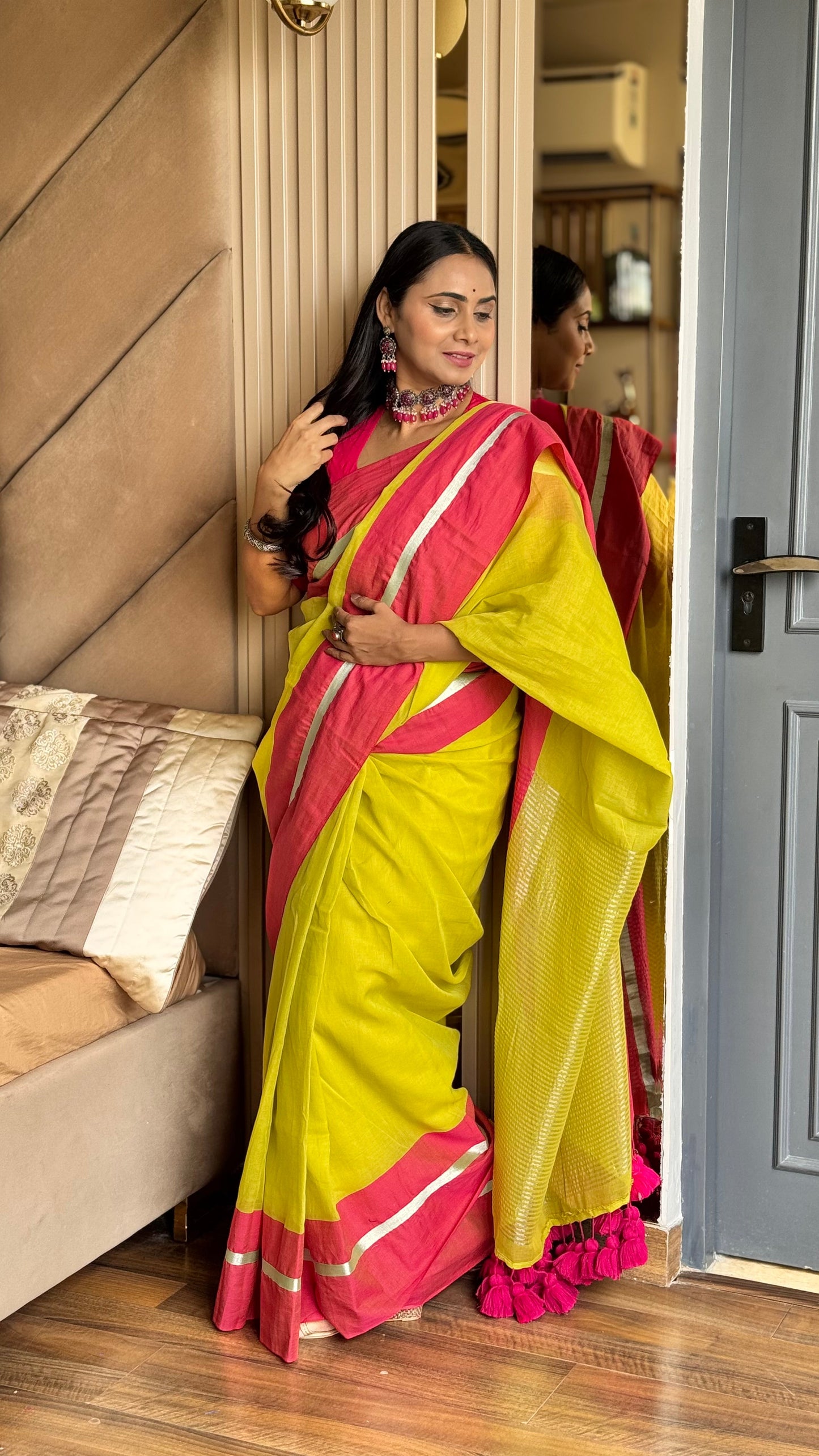 Mul Cotton Saree With Contrast Border Zari Aura - Lime Aura