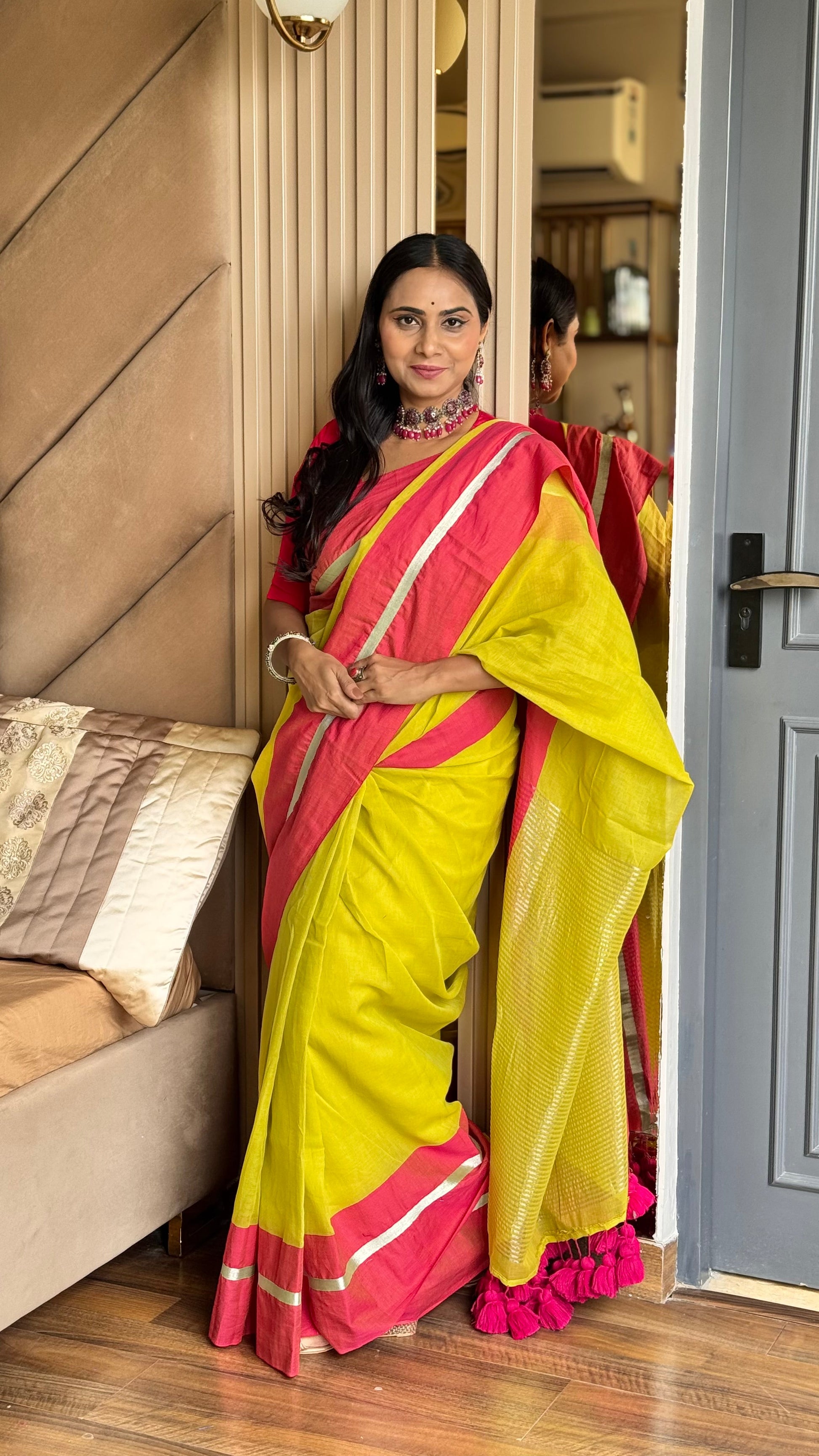 Mul Cotton Saree With Contrast Border Zari Aura - Lime Aura