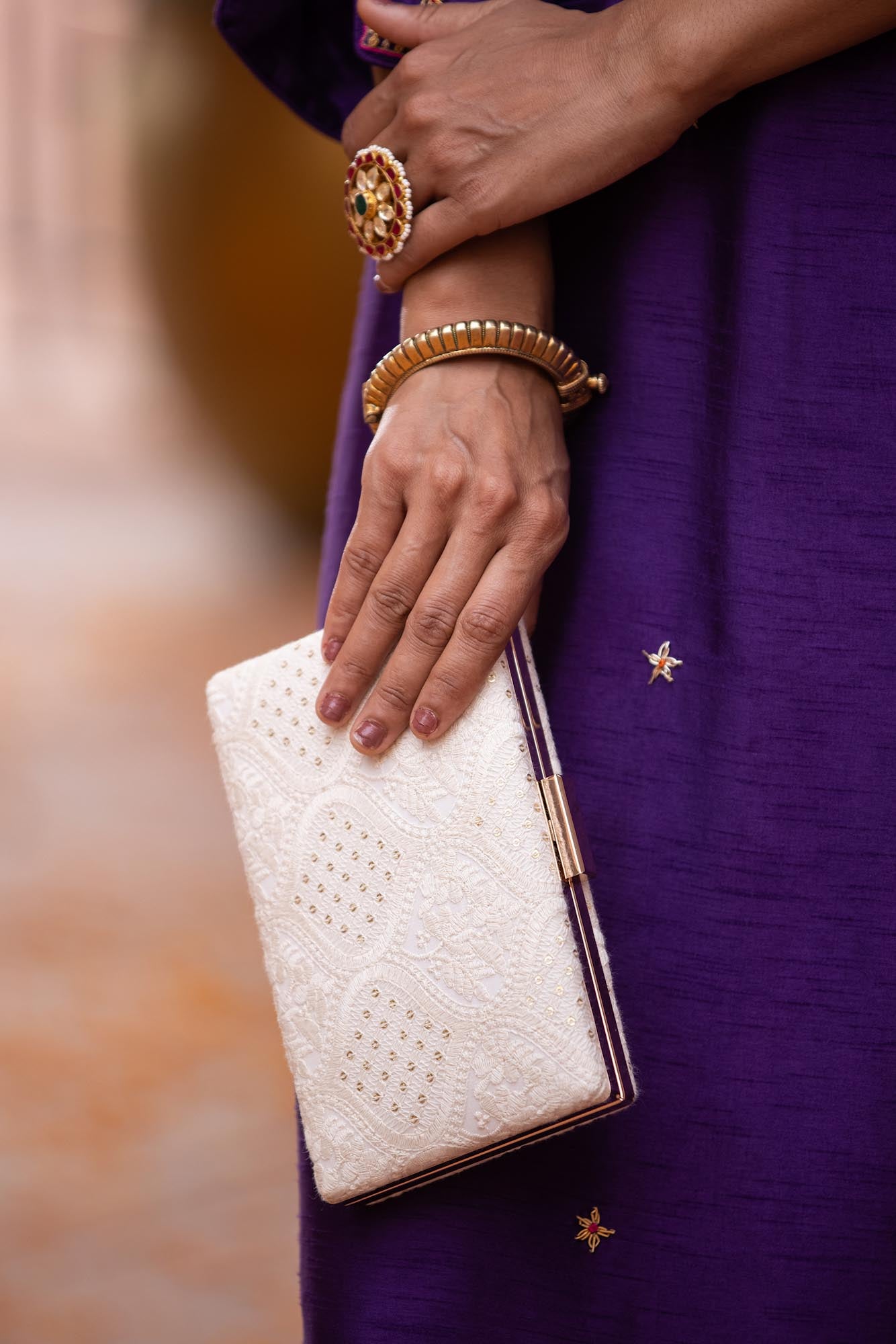 AMYRA - Mughal Offwhite Box Clutch