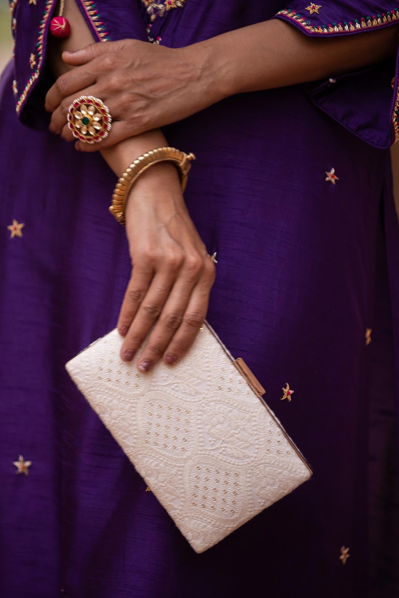 AMYRA - Mughal Offwhite Box Clutch