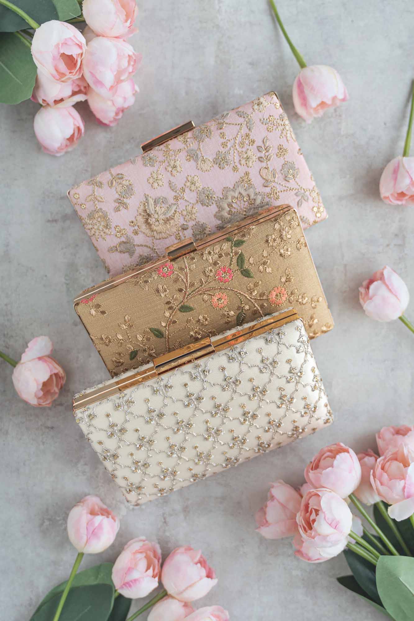 AMYRA - Anya Box Clutch Cream
