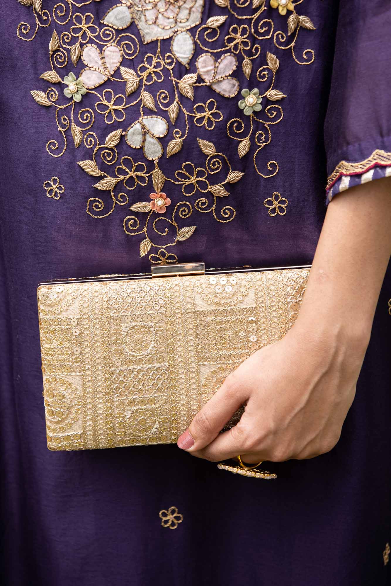 AMYRA - Bella Gold Box Clutch