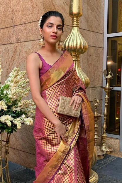 AMYRA - Bella Gold Box Clutch