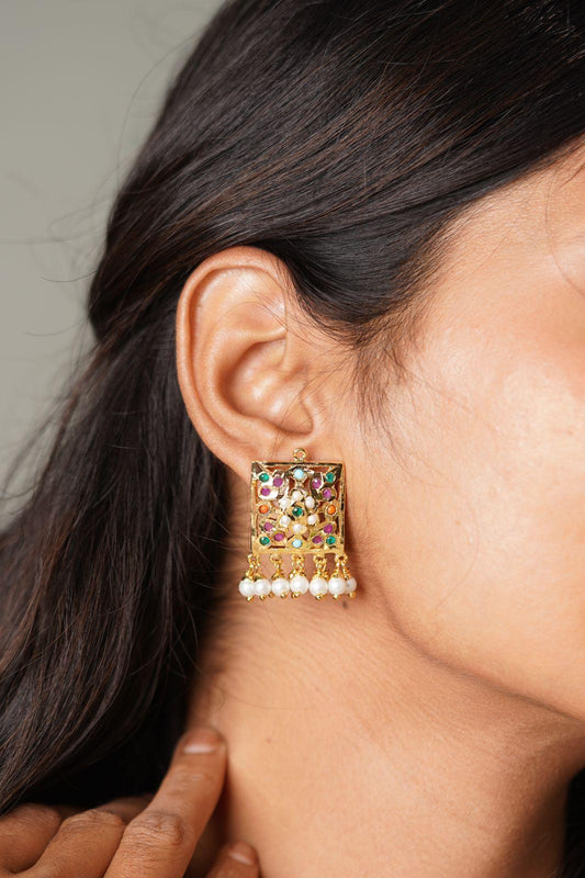 Jadaau Square Tukdi Studs - Attrangi