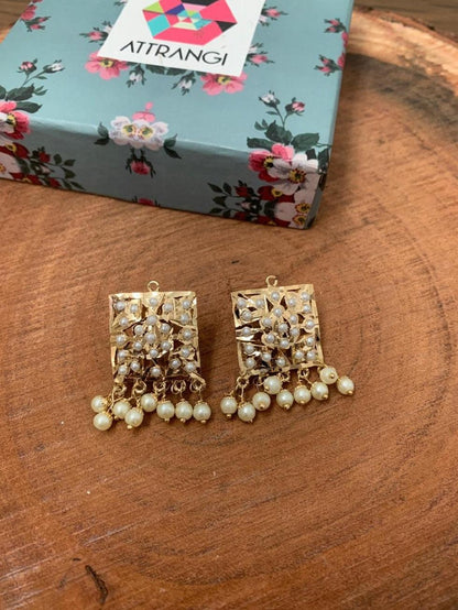 Jadaau Square Tukdi Studs - Attrangi