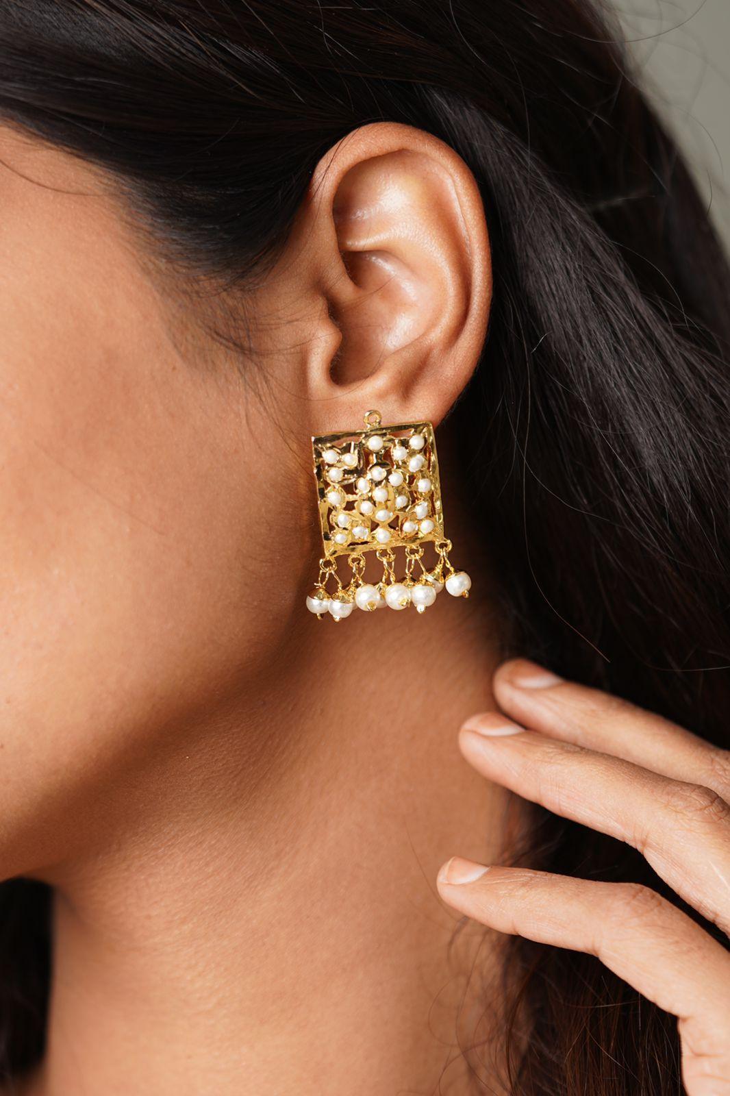 Jadaau Square Tukdi Studs - Attrangi