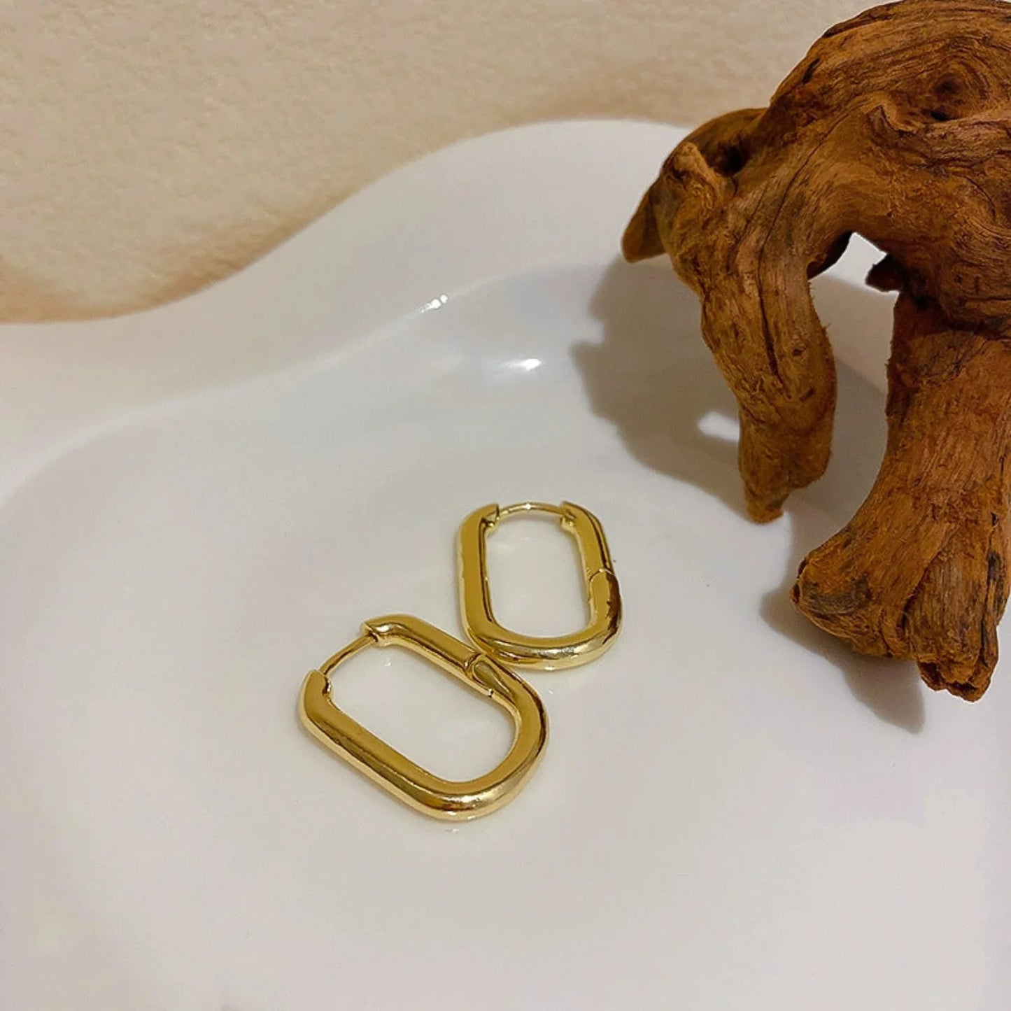 Geometric hoop earring JLT10597
