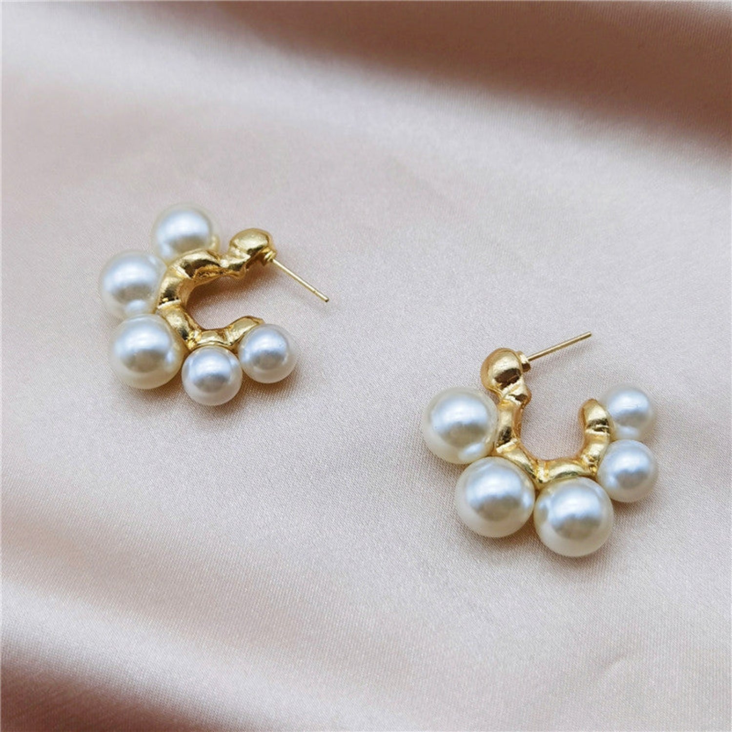 White Pearl Hoop Earrings JLT11276