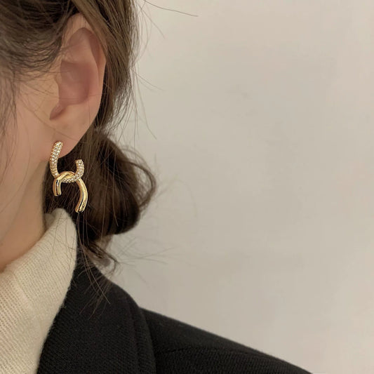 Glinting Link Pin Earrings JLT11482