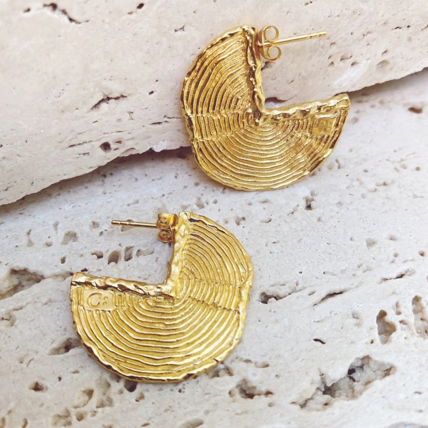 Textured Plated 3\4 Crescent Hoop Earrings jlt11537