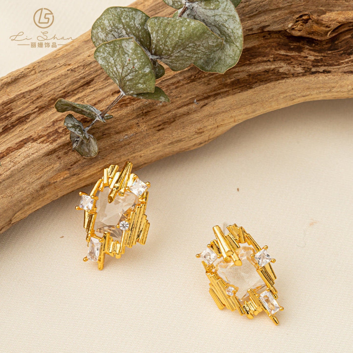 Gold Geometric Statement Stud Earrings JLT11712
