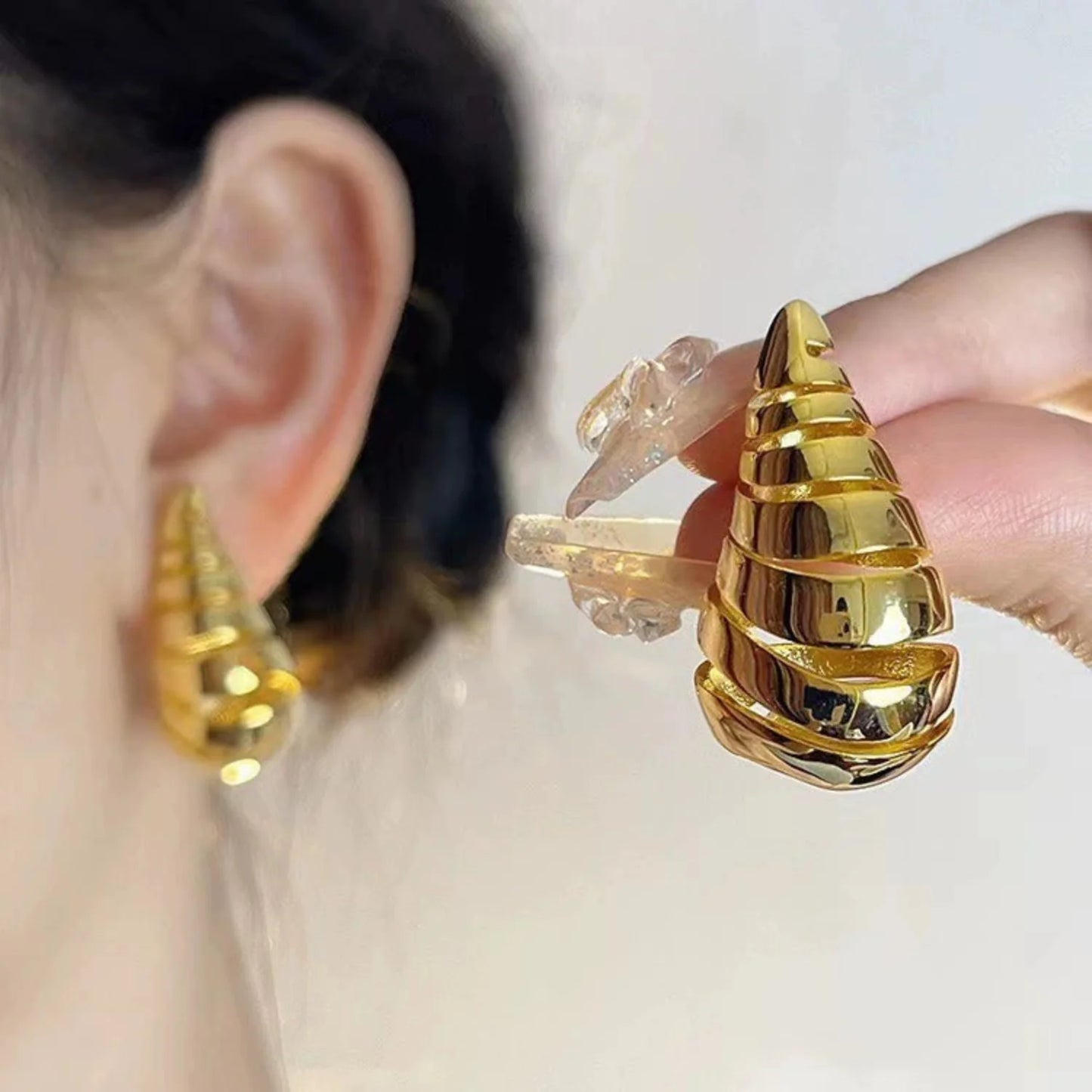 Honeycomb Gold Pin Earrings JLT11893