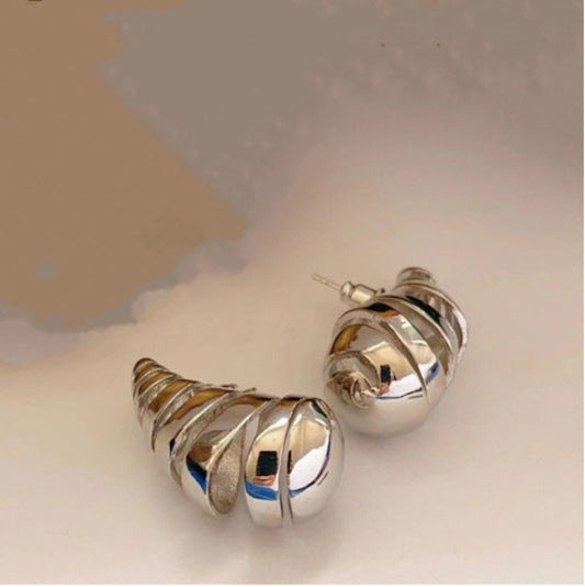 Silver Shell Ribbed Stud Earrings JLT11894